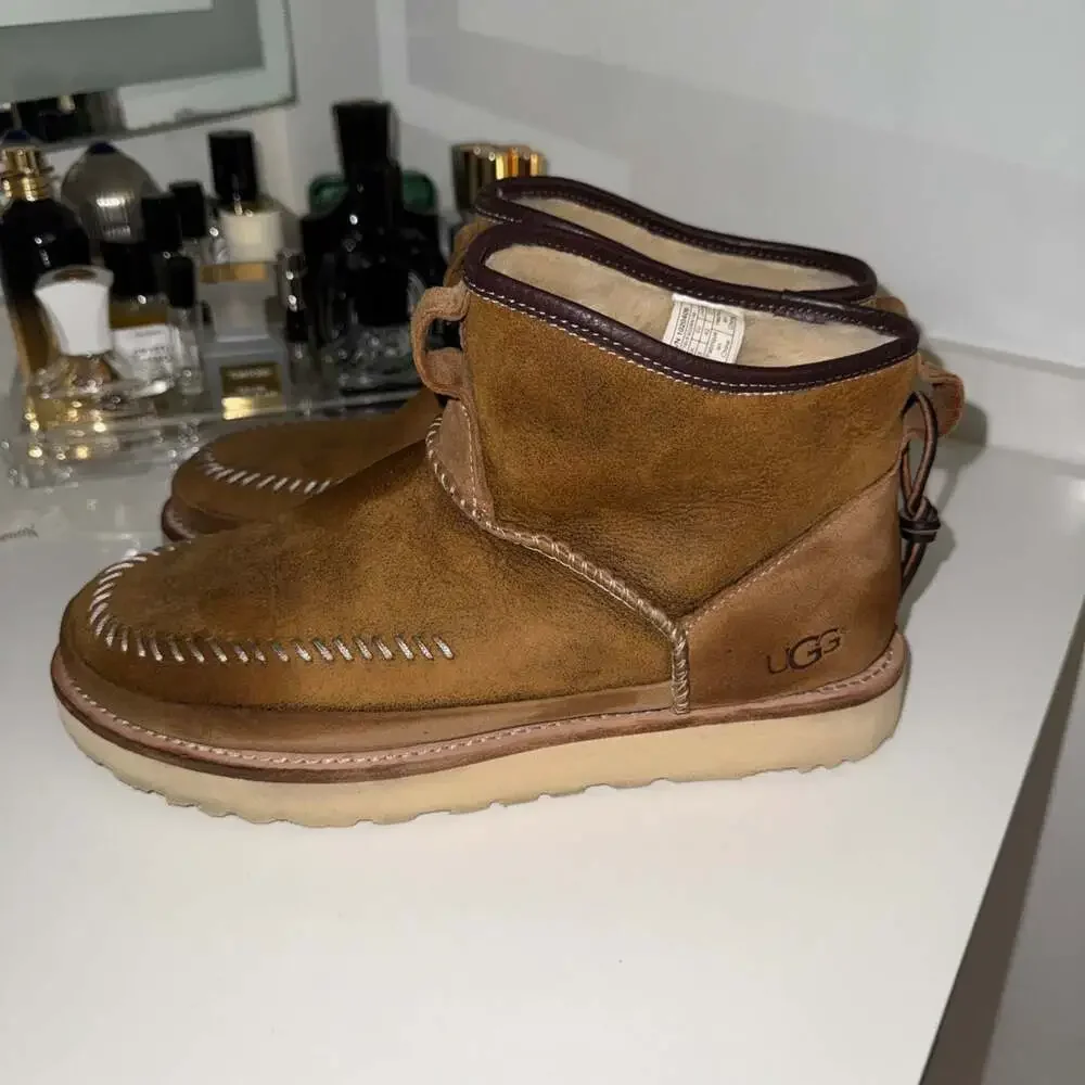 UGG Men's Campfire Pull-On Bomber Boot Chestnut Leather Sheepskin
